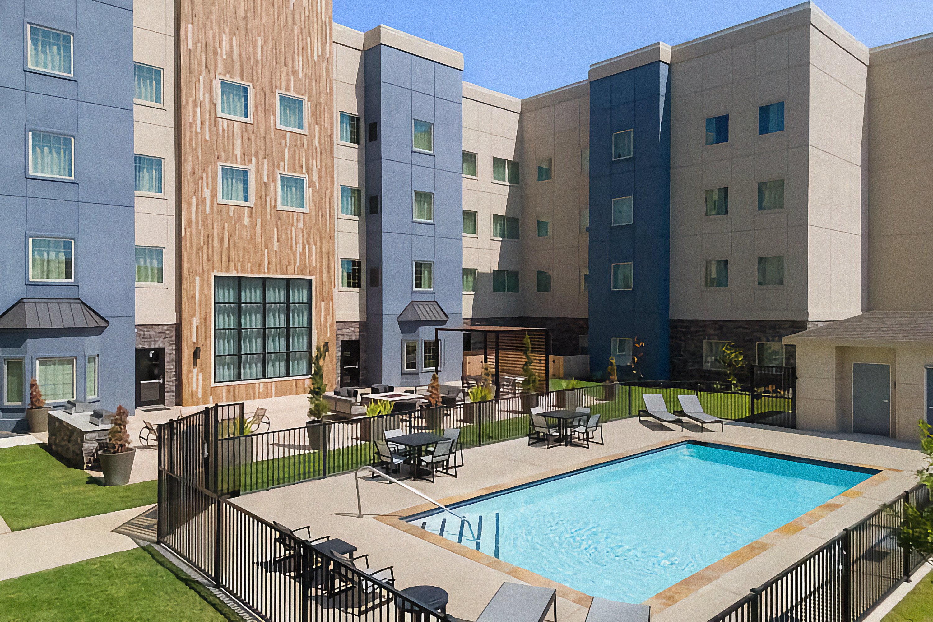 Staybridge pool
